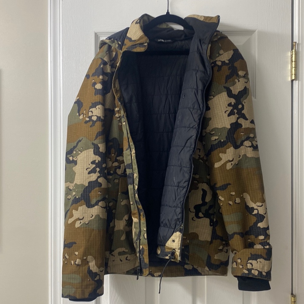 Men’s Sz Medium Camouflage Winter Jacket
